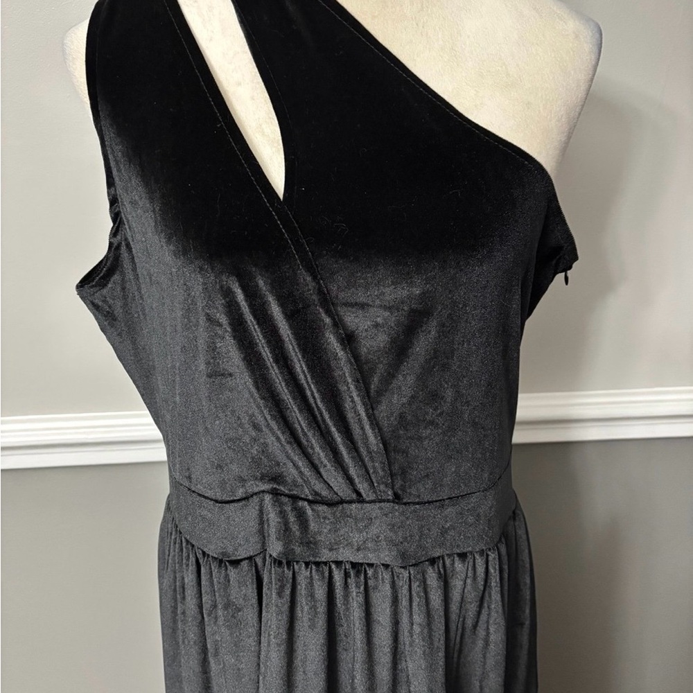 Camisa Elegant One-Shoulder Velvet Maxi Dress - Picture 2 of 6